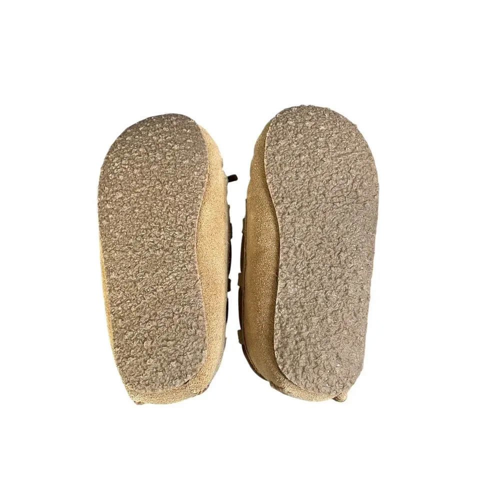 Minnetonka Toddler Tan Leather Moccasin Slippers With Faux Fur Lining Size-7